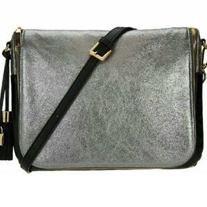 G.I.L.I. with HALOGUARD Leather RFID Crossbody Bag Silver Good Condition